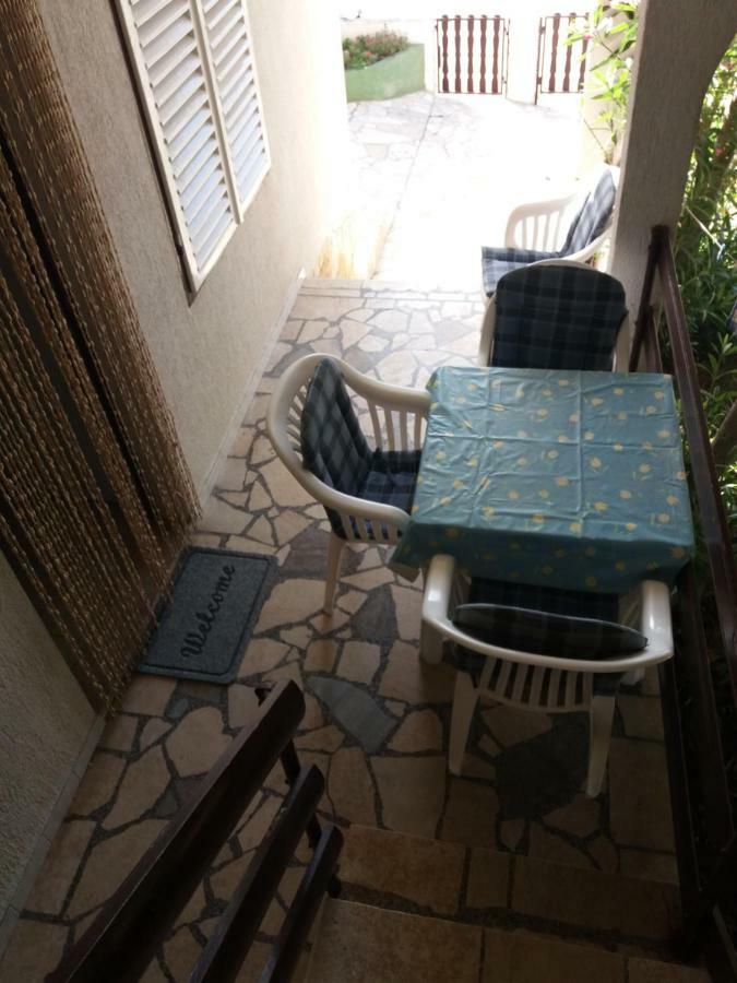 Apartman Nona Povljana Exterior foto